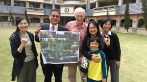 Dr. Jackson with Dr. Wang,  the school principal and teachers from the National Chiayi Affiliated Experimental School