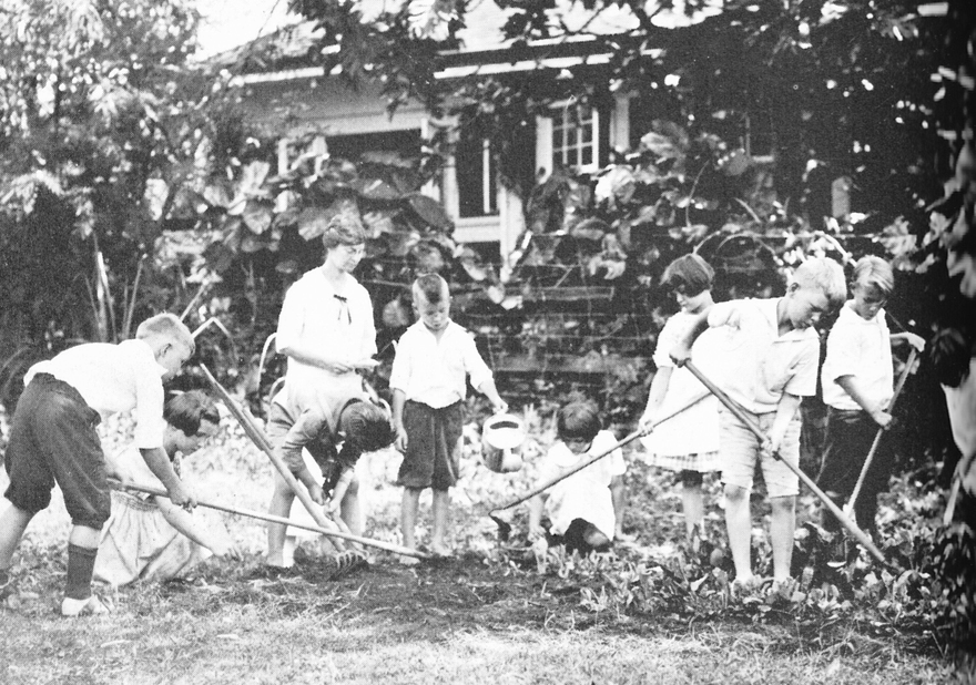Hanahauoli Gardening 1920's